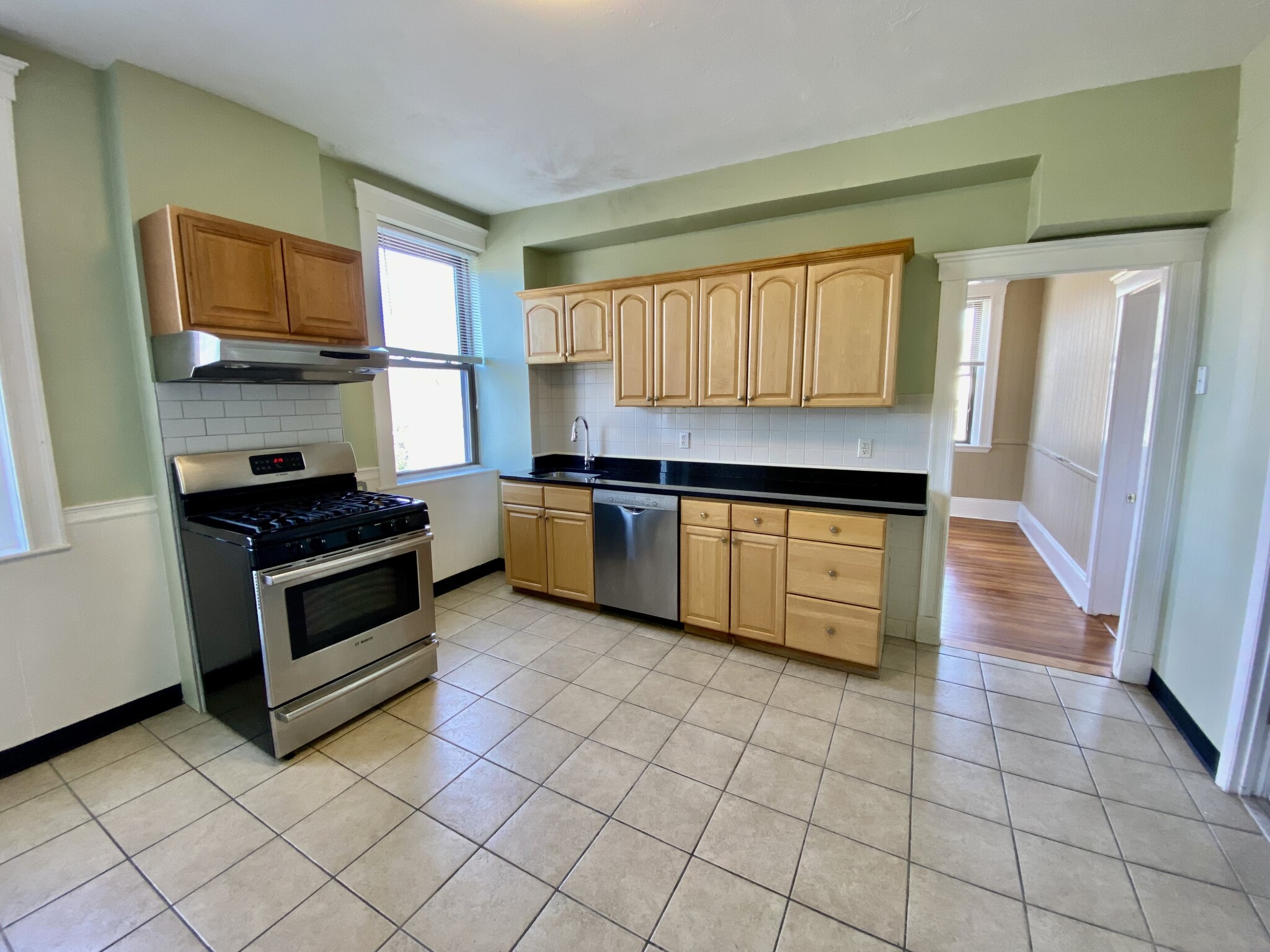 1 bed, 1 bath apartment for rent at 979 Chestnut St Unit 3, Newton Upper Falls — photo 1 of 14