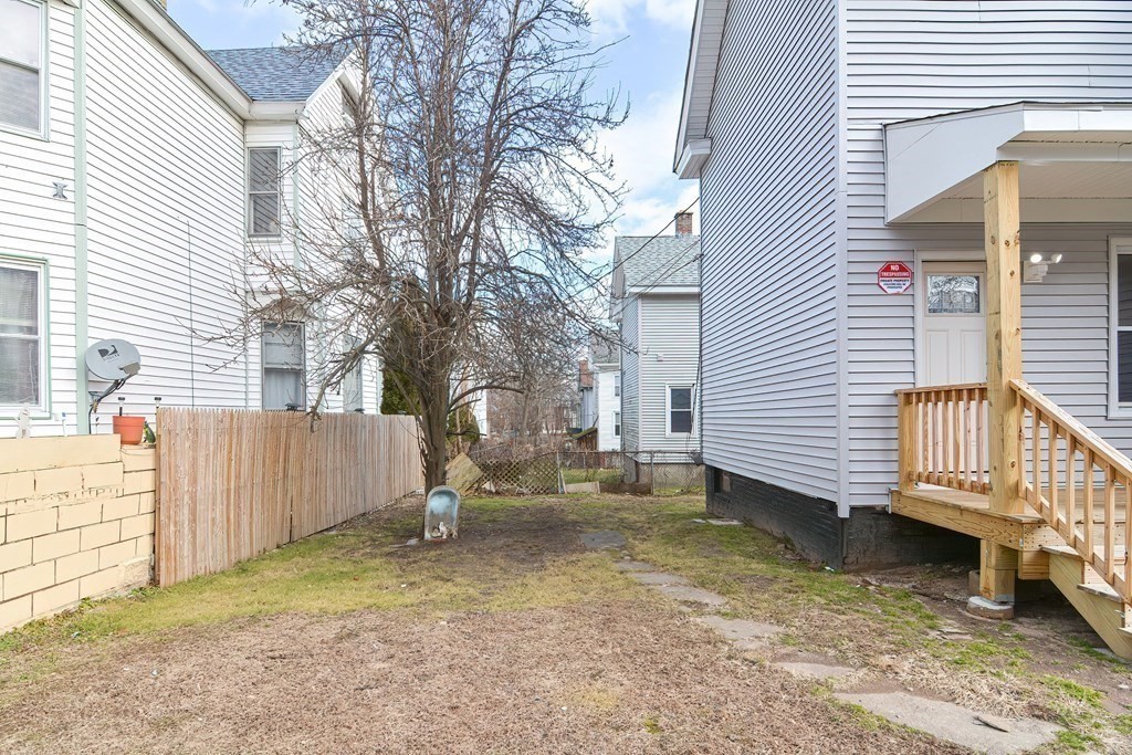 2 bed, 1 bath apartment for rent at 979 Dwight St Unit 1, Holyoke — photo 4 of 33