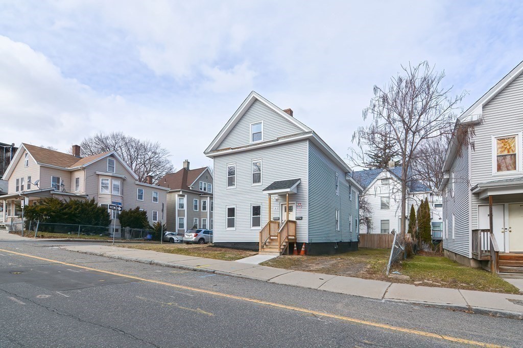 2 bed, 1 bath apartment for rent at 979 Dwight St Unit 1, Holyoke — photo 32 of 33