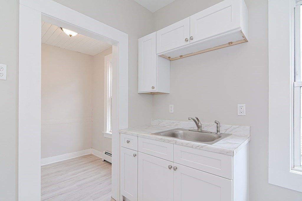 2 bed, 1 bath apartment for rent at 979 Dwight St Unit 1, Holyoke — photo 25 of 33