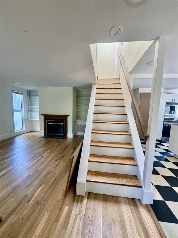 3 bed, 1 bath apartment for rent at 98.5 Foster Unit 98.5, West Cambridge — photo 4 of 13