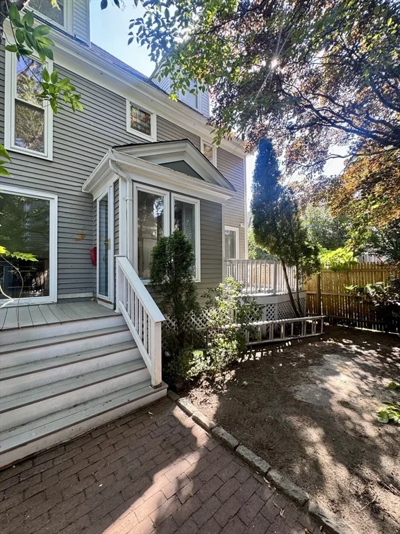 3 bed, 1 bath apartment for rent at 98.5 Foster Unit 98.5, West Cambridge — photo 3 of 13