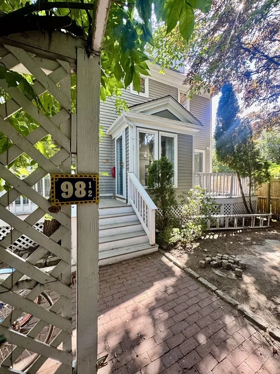 3 bed, 1 bath apartment for rent at 98.5 Foster Unit 98.5, West Cambridge