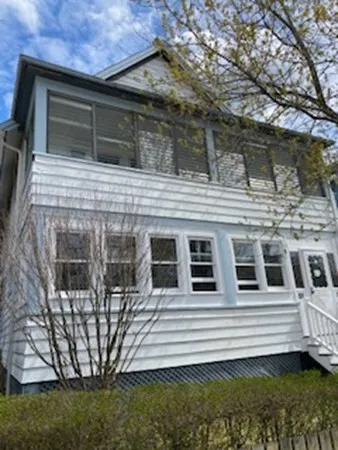 2 bed, 1 bath apartment for rent at 98 Alpine St Unit 2, Neighborhood Nine