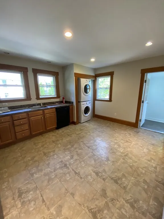 2 bed, 1 bath apartment for rent at 98 Alpine St Unit 2, Neighborhood Nine — photo 3 of 10