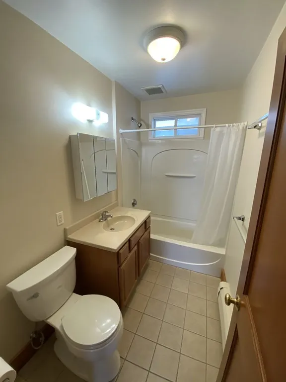 2 bed, 1 bath apartment for rent at 98 Alpine St Unit 2, Neighborhood Nine — photo 8 of 10