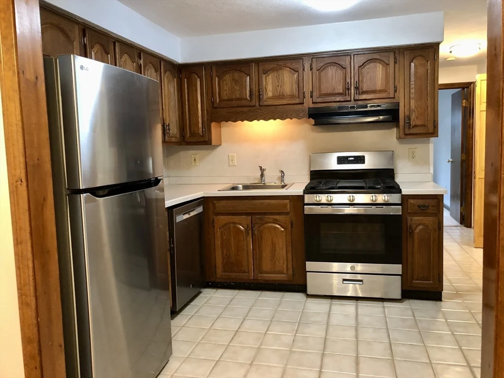 2 bed, 1 bath apartment for rent at 98 Apache Way Unit 98, Tewksbury — photo 9 of 20