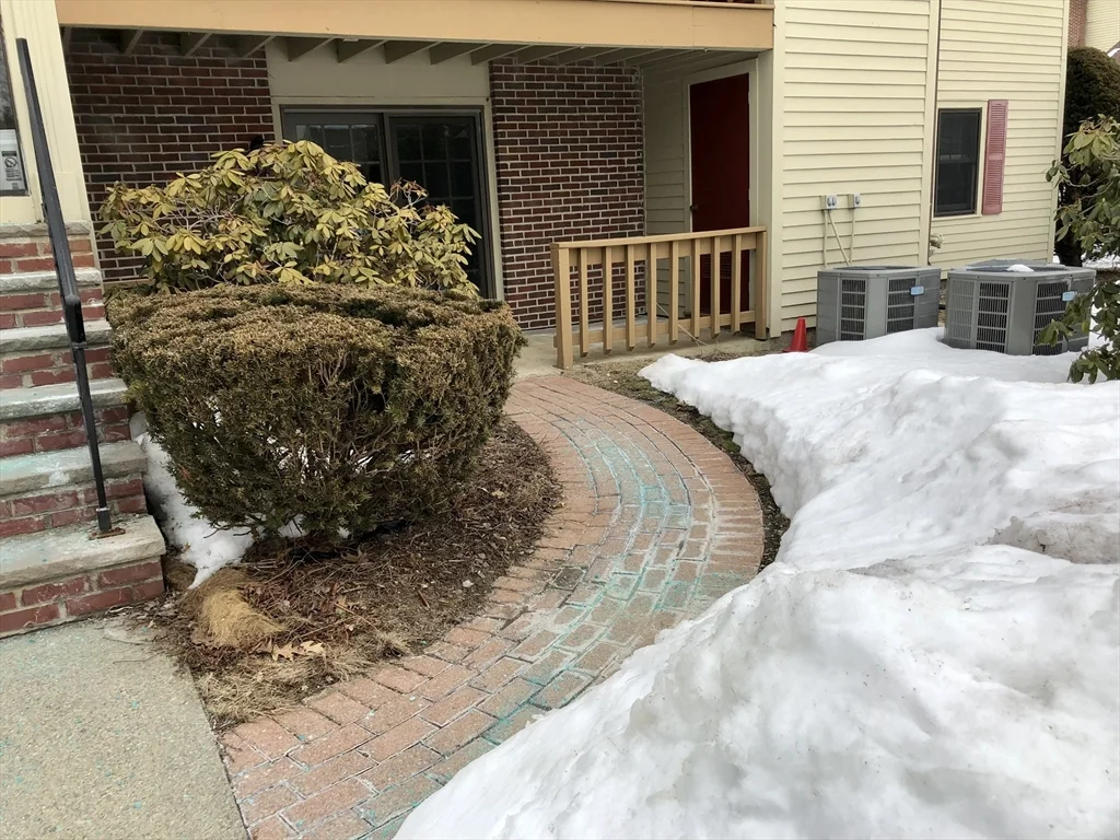 2 bed, 1 bath apartment for rent at 98 Apache Way Unit 98, Tewksbury — photo 6 of 20