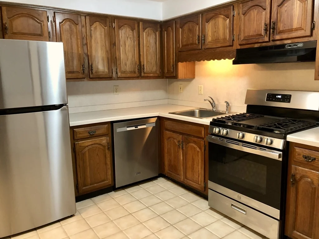 2 bed, 1 bath apartment for rent at 98 Apache Way Unit 98, Tewksbury — photo 7 of 20