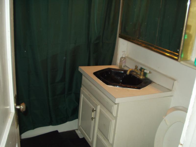 3 bed, 1 bath apartment for rent at 98 Beechcroft St Unit 1, Brighton — photo 12 of 17