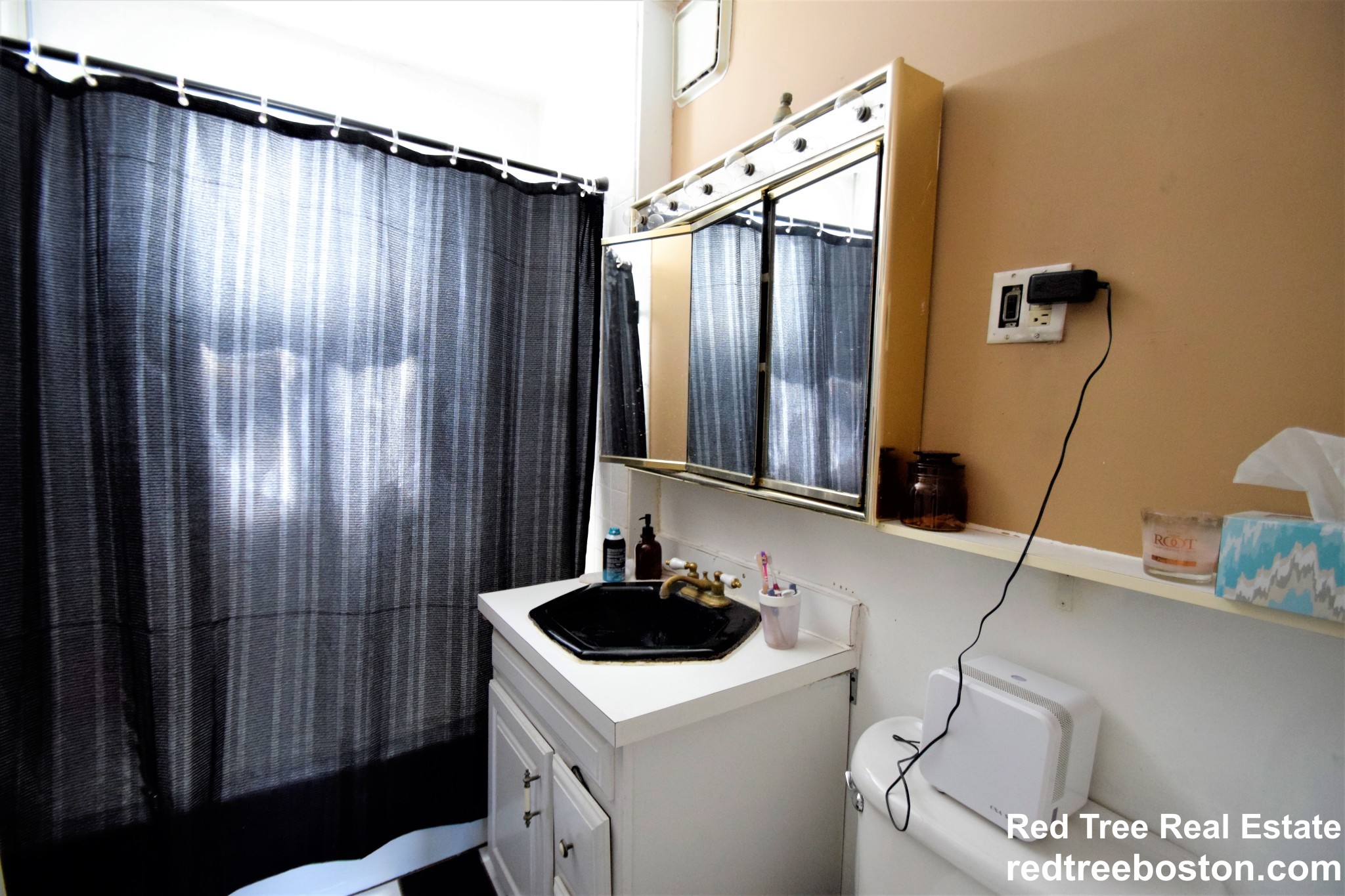 3 bed, 1 bath apartment for rent at 98 Beechcroft St Unit 1, Brighton — photo 9 of 17