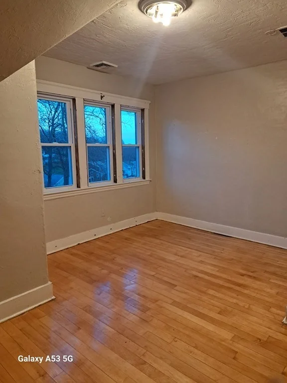 3 bed, 1 bath apartment for rent at 98 Brookline St Unit 1, Webster Square — photo 17 of 19
