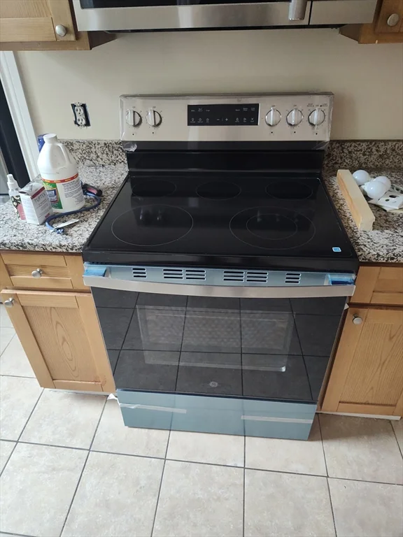 3 bed, 1 bath apartment for rent at 98 Brookline St Unit 2, Webster Square — photo 34 of 39