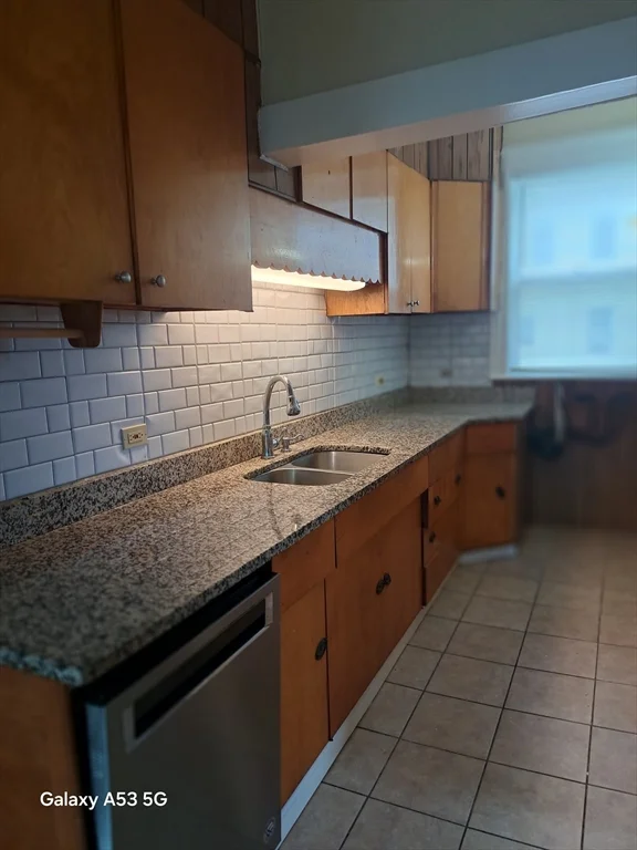 3 bed, 1 bath apartment for rent at 98 Brookline St Unit 2, Webster Square — photo 38 of 39