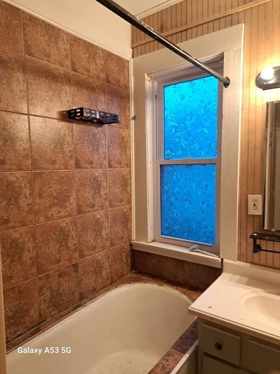 3 bed, 1 bath apartment for rent at 98 Brookline St Unit 3, Webster Square — photo 29 of 34
