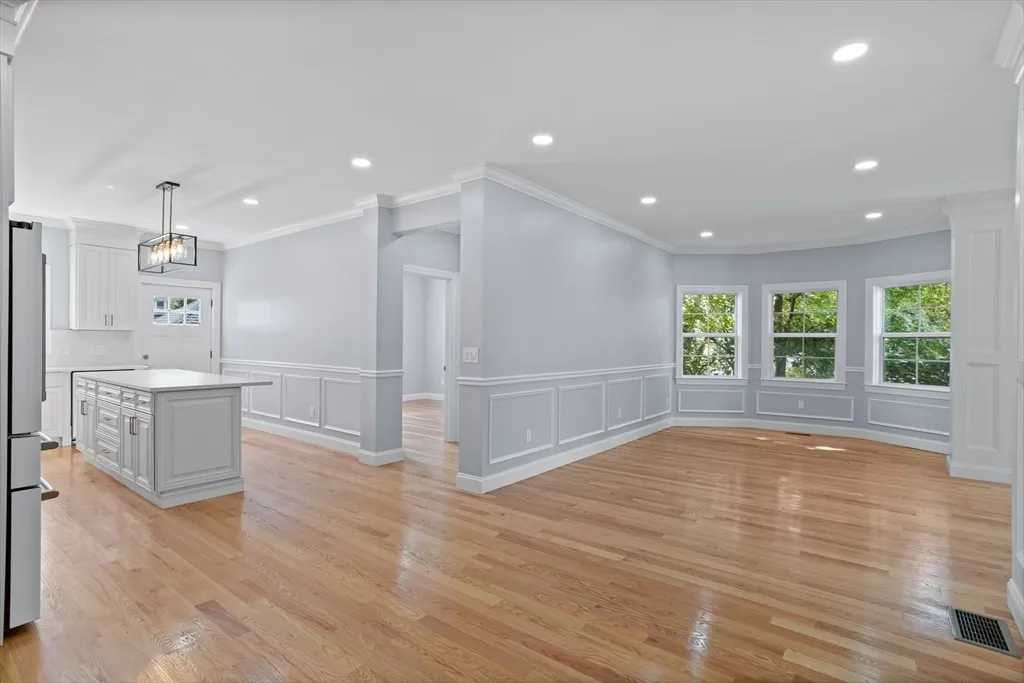 4 bed, 4+ bath apartment for rent at 98 Carroll St Unit 98, Watertown — photo 5 of 42
