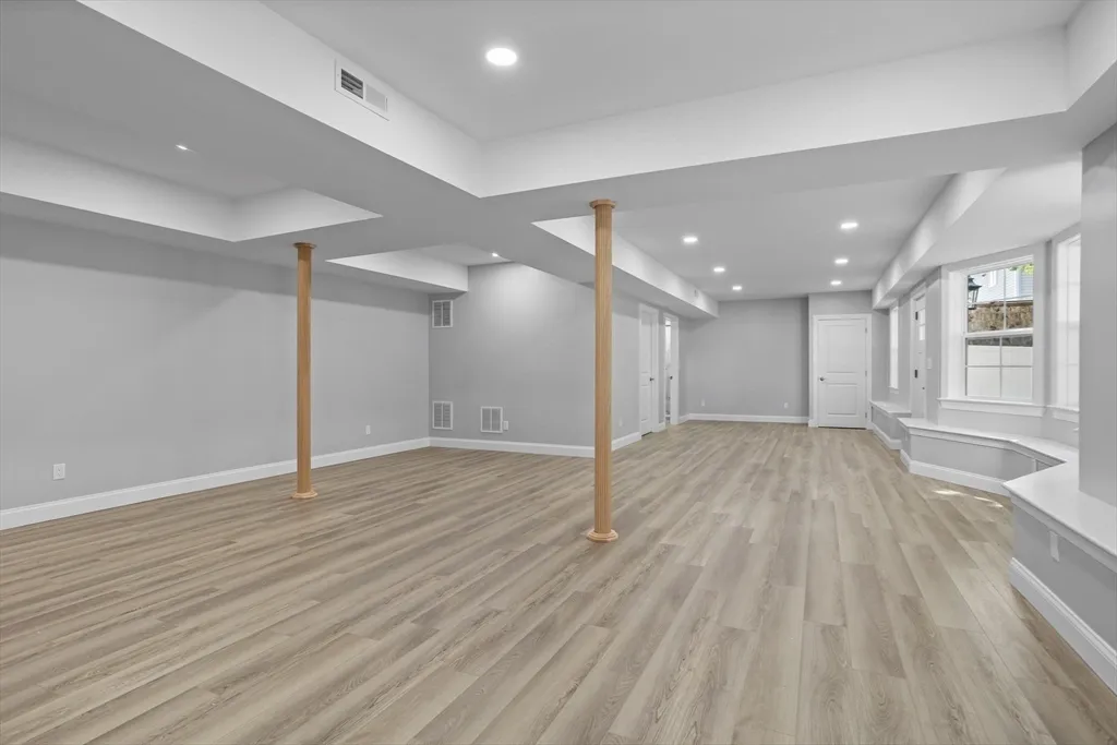 4 bed, 4+ bath apartment for rent at 98 Carroll St Unit 98, Watertown — photo 24 of 42
