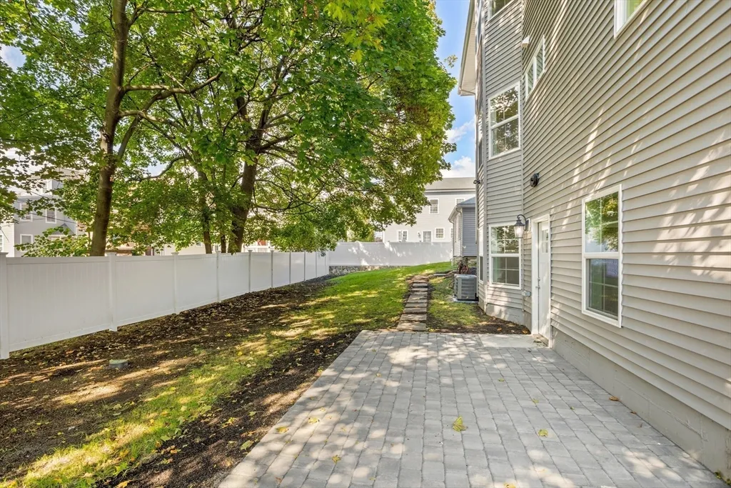 4 bed, 4+ bath apartment for rent at 98 Carroll St Unit 98, Watertown — photo 34 of 42