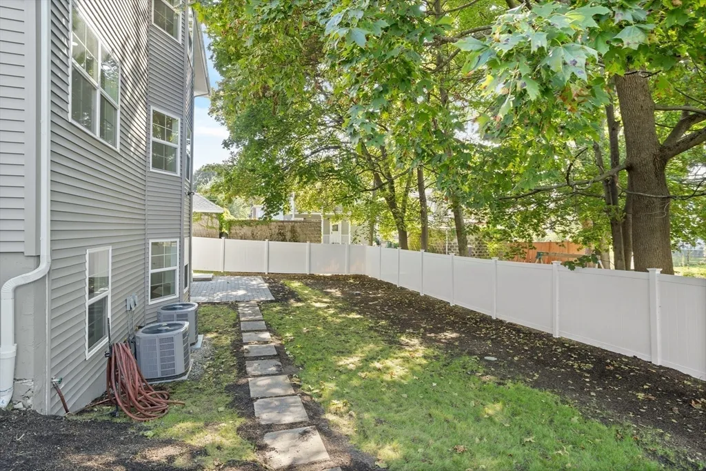 4 bed, 4+ bath apartment for rent at 98 Carroll St Unit 98, Watertown — photo 30 of 42