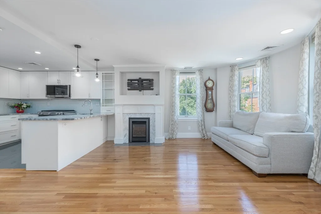 2 bed, 2 bath apartment for rent at 98 Chandler St Unit 3, South End — photo 4 of 29