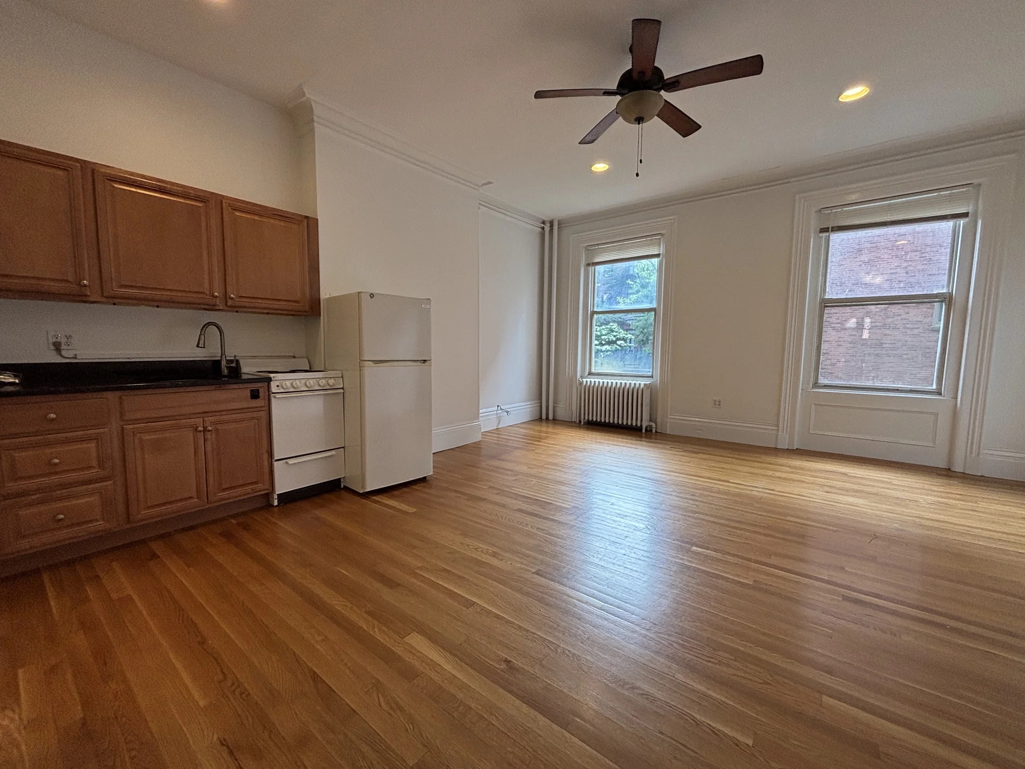 Studio bed, 1 bath apartment for rent at 98 Charles St Unit 1, Beacon Hill — photo 1 of 9