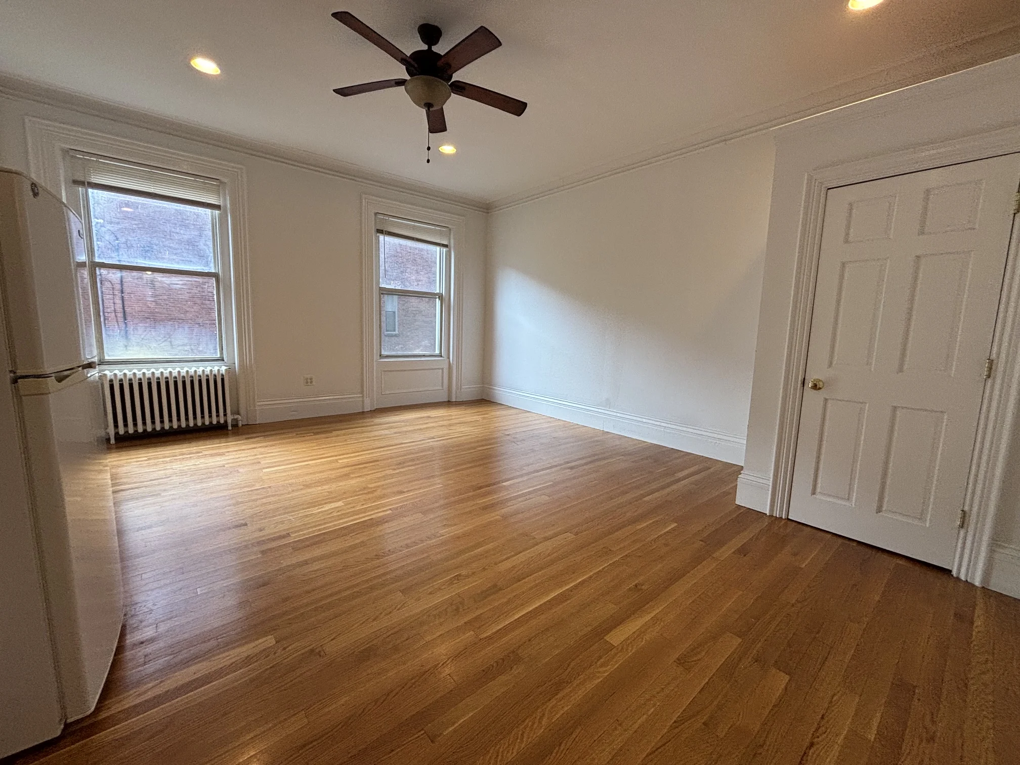 Studio bed, 1 bath apartment for rent at 98 Charles St Unit 1, Beacon Hill — photo 2 of 9