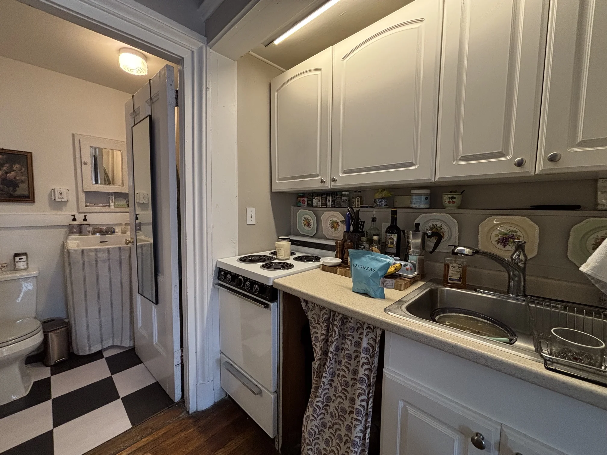 Studio bed, 1 bath apartment for rent at 98 Charles St Unit 12A, Beacon Hill — photo 7 of 9