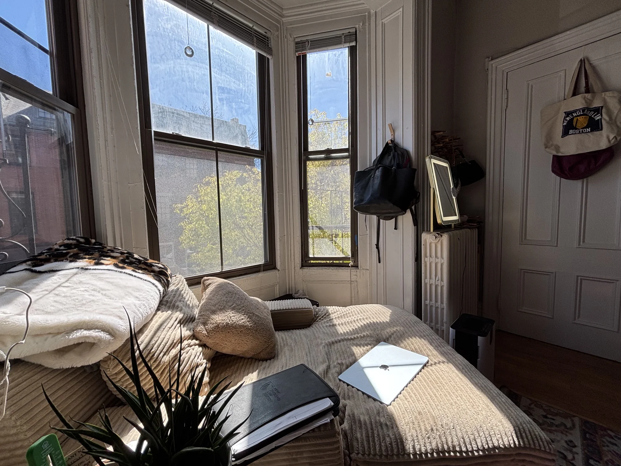 Studio bed, 1 bath apartment for rent at 98 Charles St Unit 2, Beacon Hill — photo 5 of 10