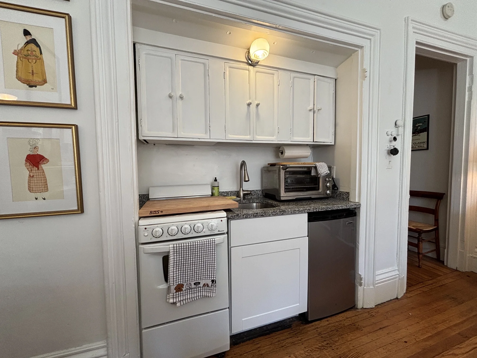 Studio bed, 1 bath apartment for rent at 98 Charles St Unit 3, Beacon Hill — photo 6 of 9