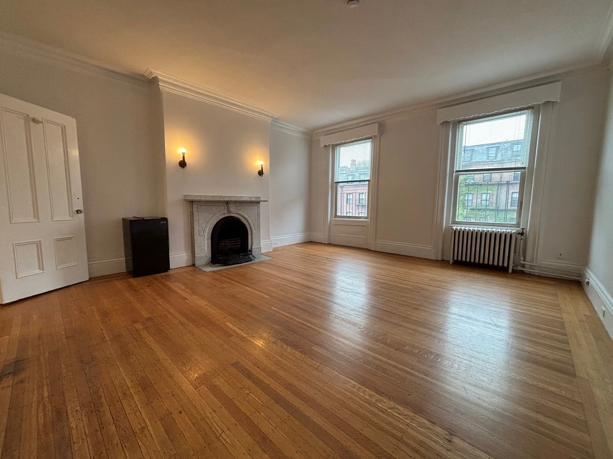 Studio bed, 1 bath apartment for rent at 98 Charles St Unit 8, Beacon Hill
