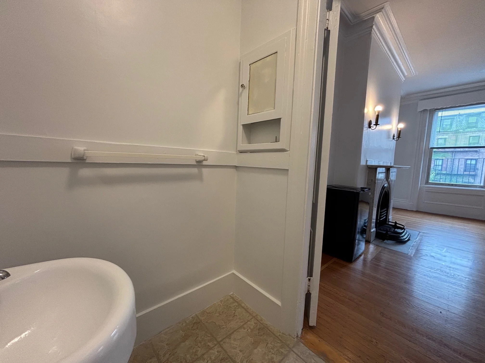 Studio bed, 1 bath apartment for rent at 98 Charles St Unit 8, Beacon Hill — photo 8 of 10