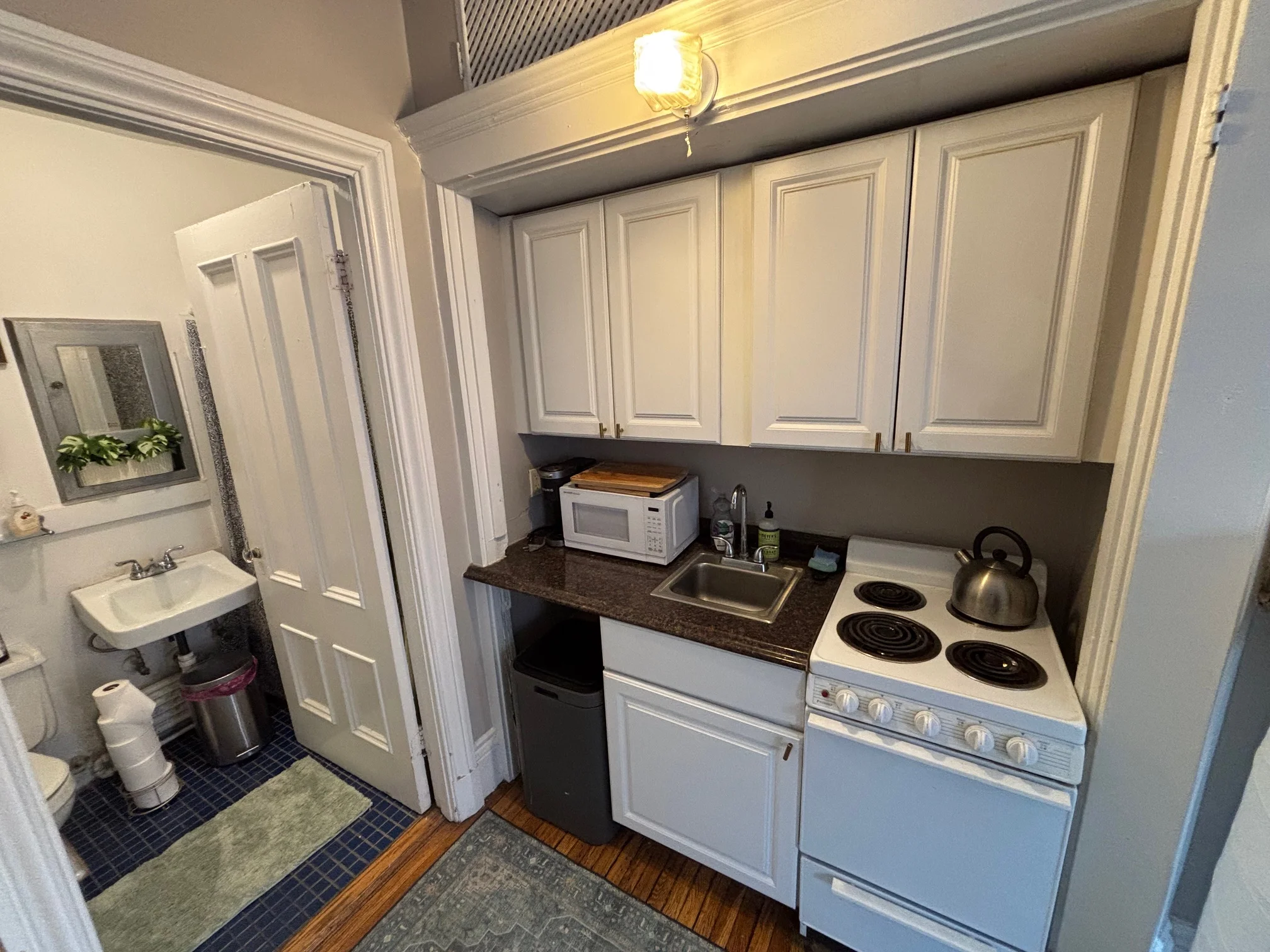 Studio bed, 1 bath apartment for rent at 98 Charles St Unit 9, Beacon Hill — photo 5 of 7