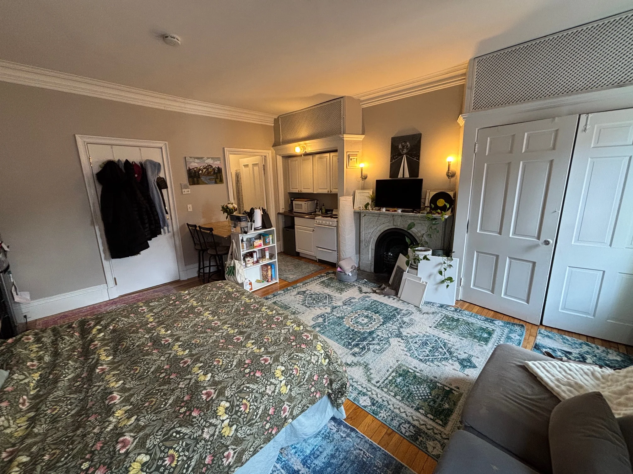 Studio bed, 1 bath apartment for rent at 98 Charles St Unit 9, Beacon Hill — photo 4 of 7