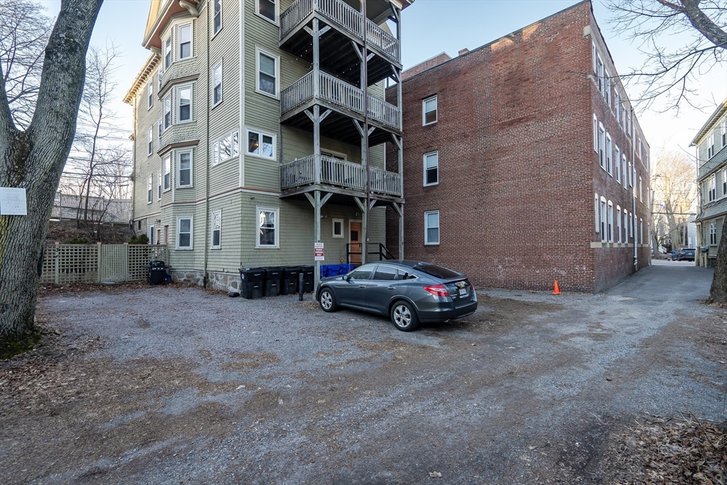 4 bed, 1 bath apartment for rent at 98 Cypress St Unit 1, Emerson Gardens — photo 10 of 12
