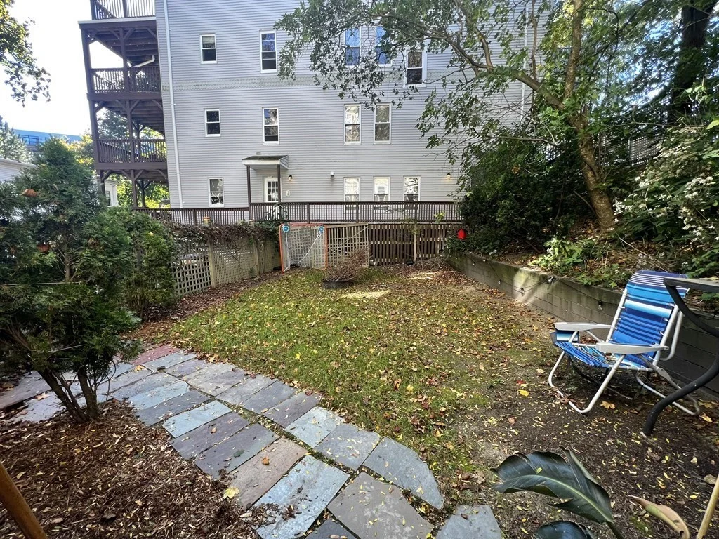 2 bed, 1 bath apartment for rent at 98 Cypress Unit G, Brookline — photo 11 of 12