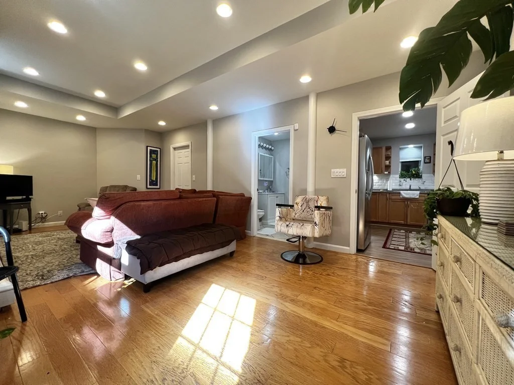 2 bed, 1 bath apartment for rent at 98 Cypress Unit G, Brookline — photo 4 of 12