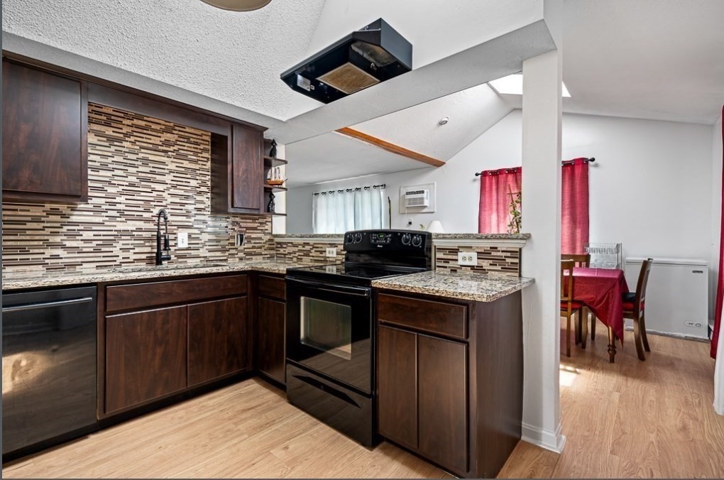 2 bed, 1 bath apartment for rent at 98 Eastern Ave Unit 403, Worcester — photo 1 of 18
