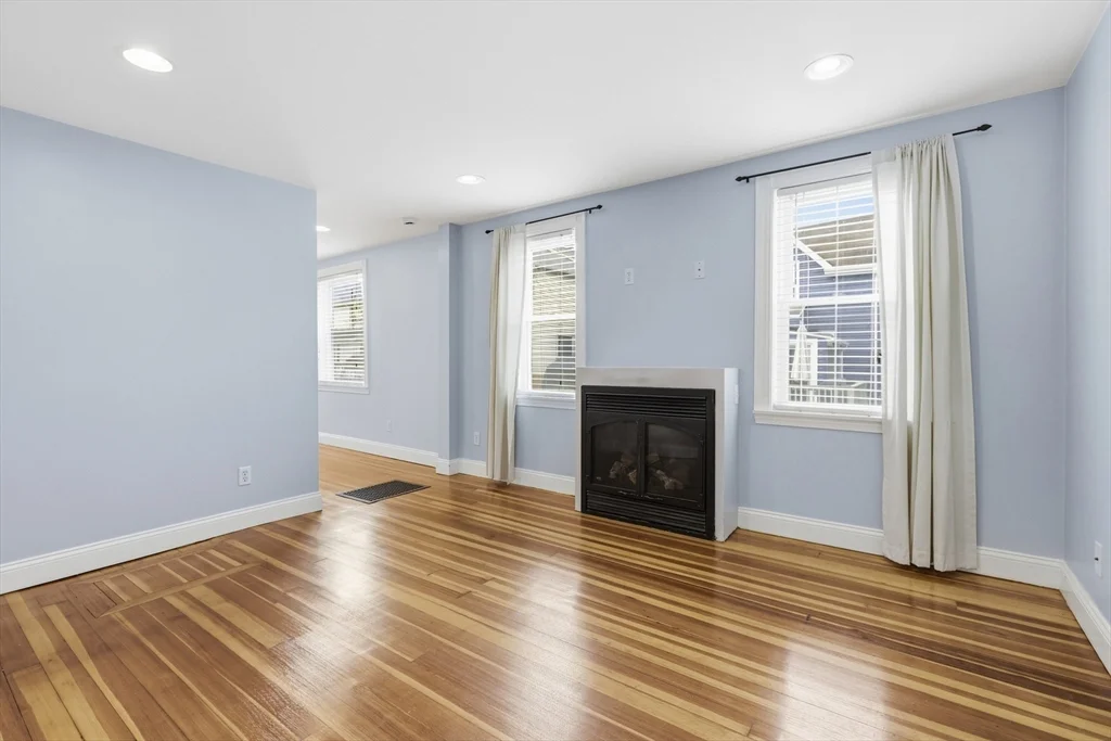 2 bed, 1 bath apartment for rent at 98 Grove St, Melrose — photo 5 of 30
