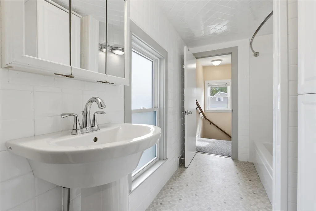 2 bed, 1 bath apartment for rent at 98 Grove St, Melrose — photo 24 of 30