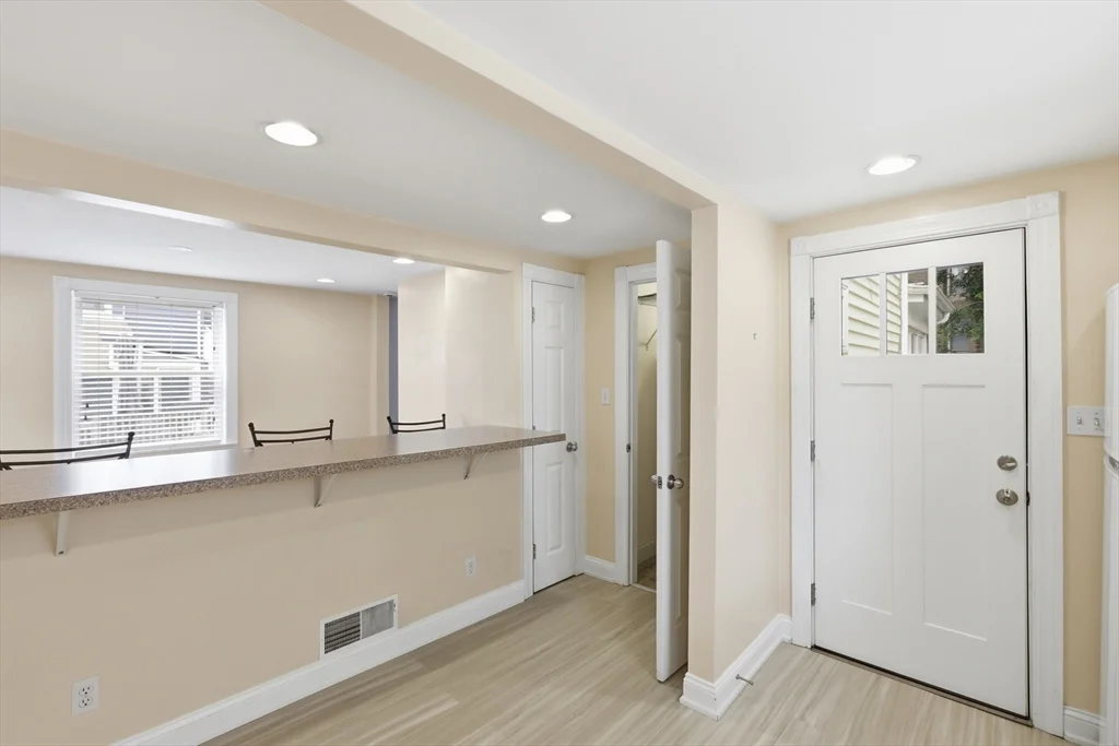 2 bed, 1 bath apartment for rent at 98 Grove St, Melrose — photo 16 of 30