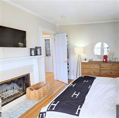 4 bed, 2 bath apartment for rent at 98 Heath St Unit 3, Winter Hill — photo 3 of 18