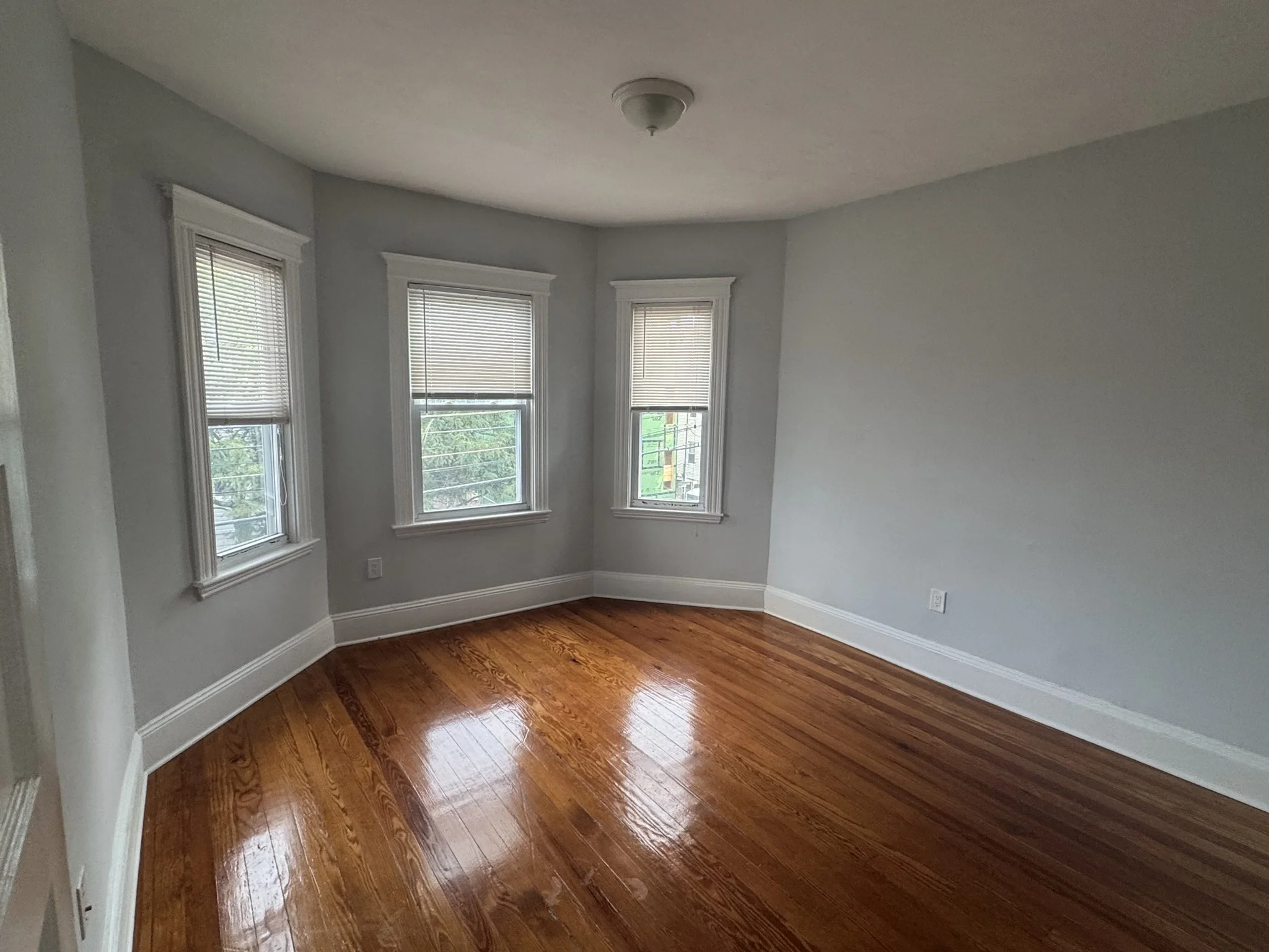 3 bed, 1 bath apartment for rent at 98 Irving Unit 2, Everett — photo 9 of 12