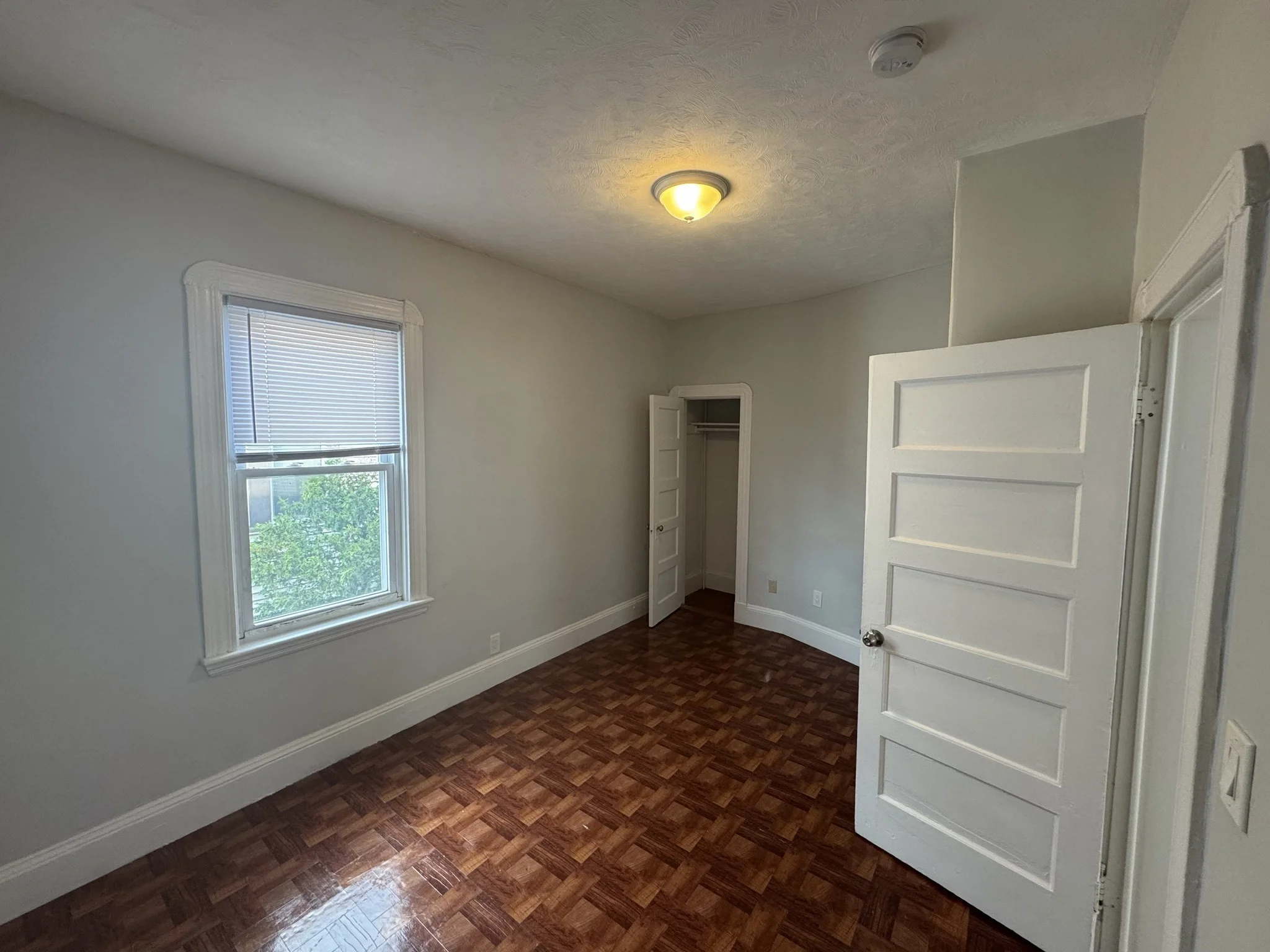 3 bed, 1 bath apartment for rent at 98 Irving Unit 2, Everett — photo 8 of 12