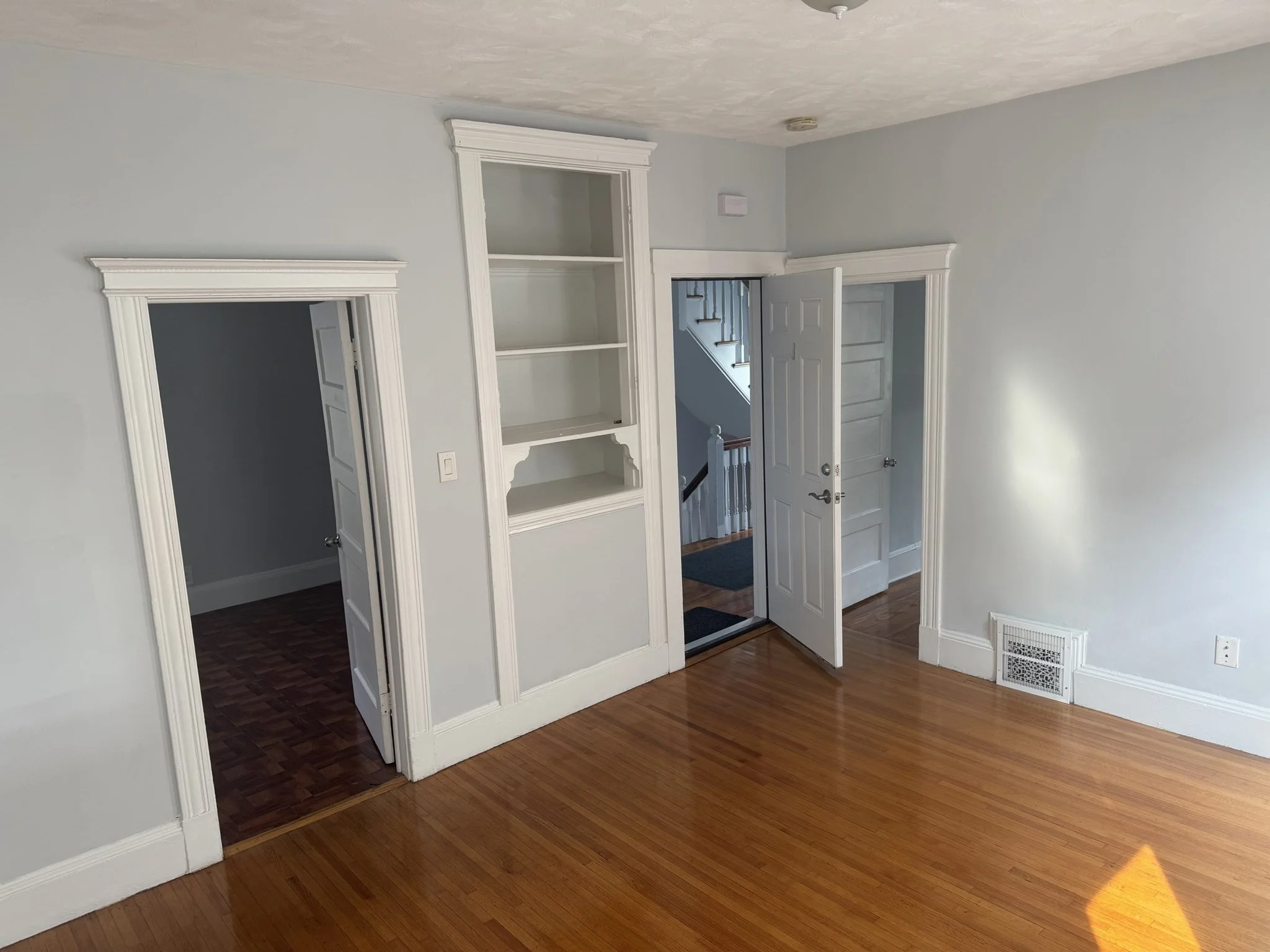 3 bed, 1 bath apartment for rent at 98 Irving Unit 2, Everett — photo 6 of 12