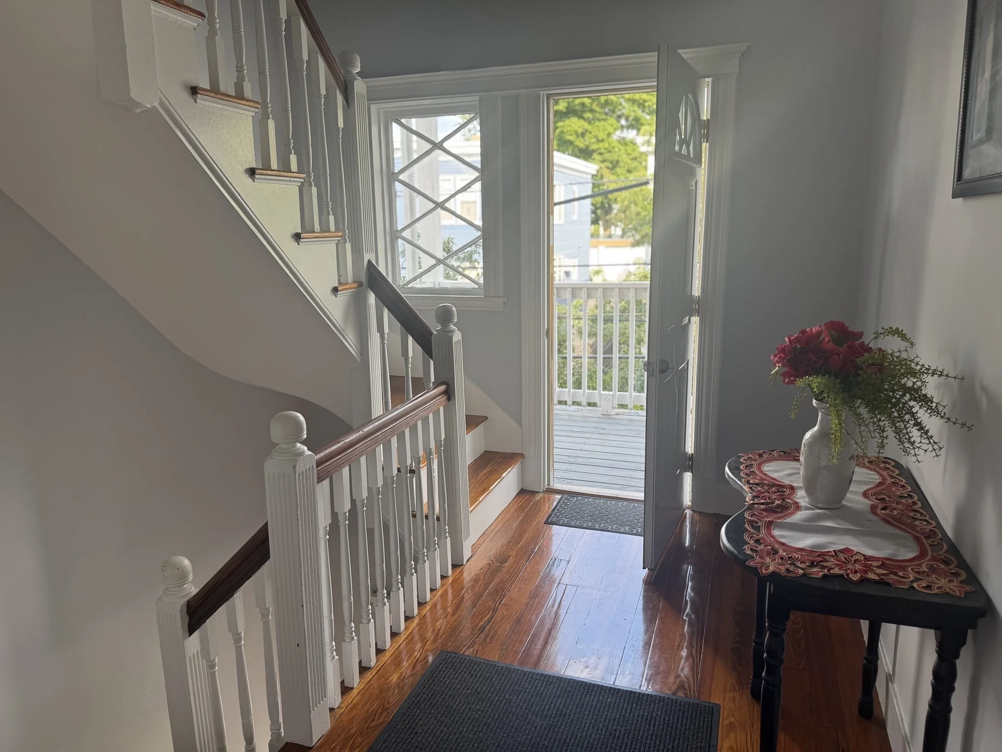 3 bed, 1 bath apartment for rent at 98 Irving Unit 2, Everett