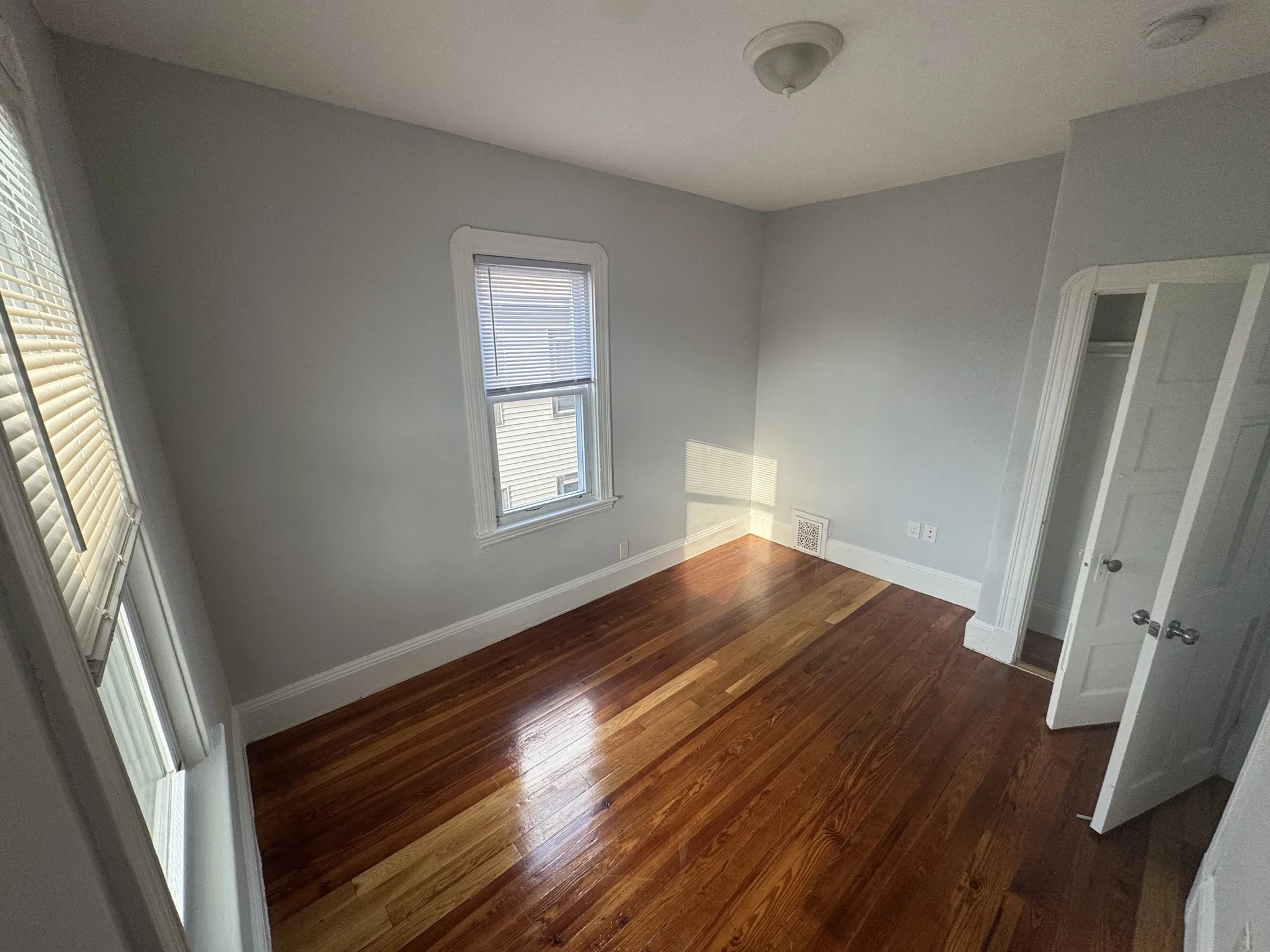 3 bed, 1 bath apartment for rent at 98 Irving Unit 2, Everett — photo 10 of 12