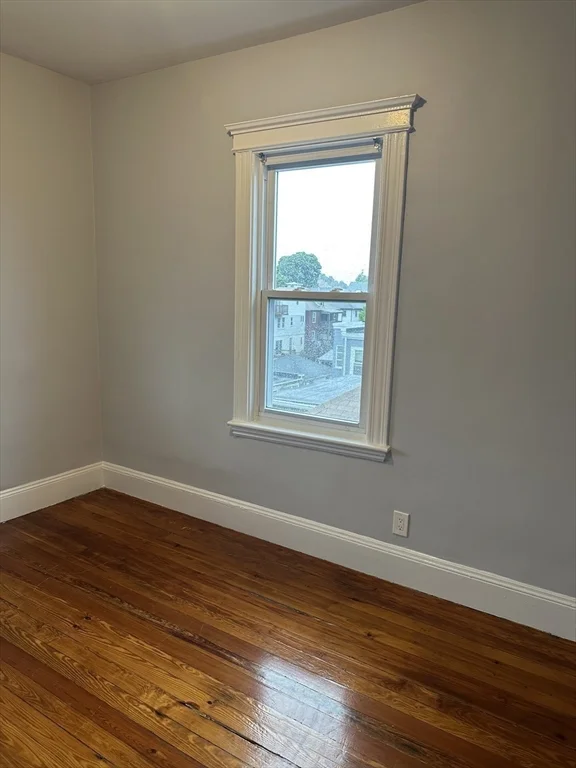 3 bed, 1 bath apartment for rent at 98 Irving Unit 3, Everett — photo 9 of 35