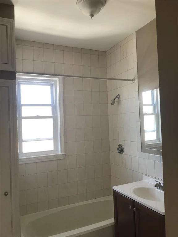 3 bed, 1 bath apartment for rent at 98 Irving Unit 3, Everett — photo 27 of 35