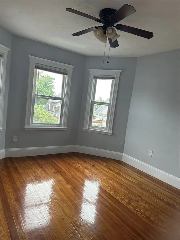3 bed, 1 bath apartment for rent at 98 Irving Unit 3, Everett — photo 7 of 35