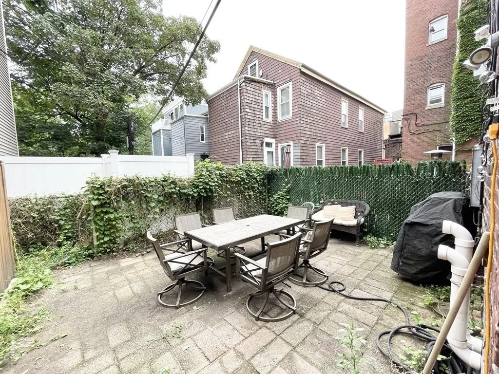 5 bed, 2 bath apartment for rent at 98 L Unit Street, South Boston — photo 19 of 19
